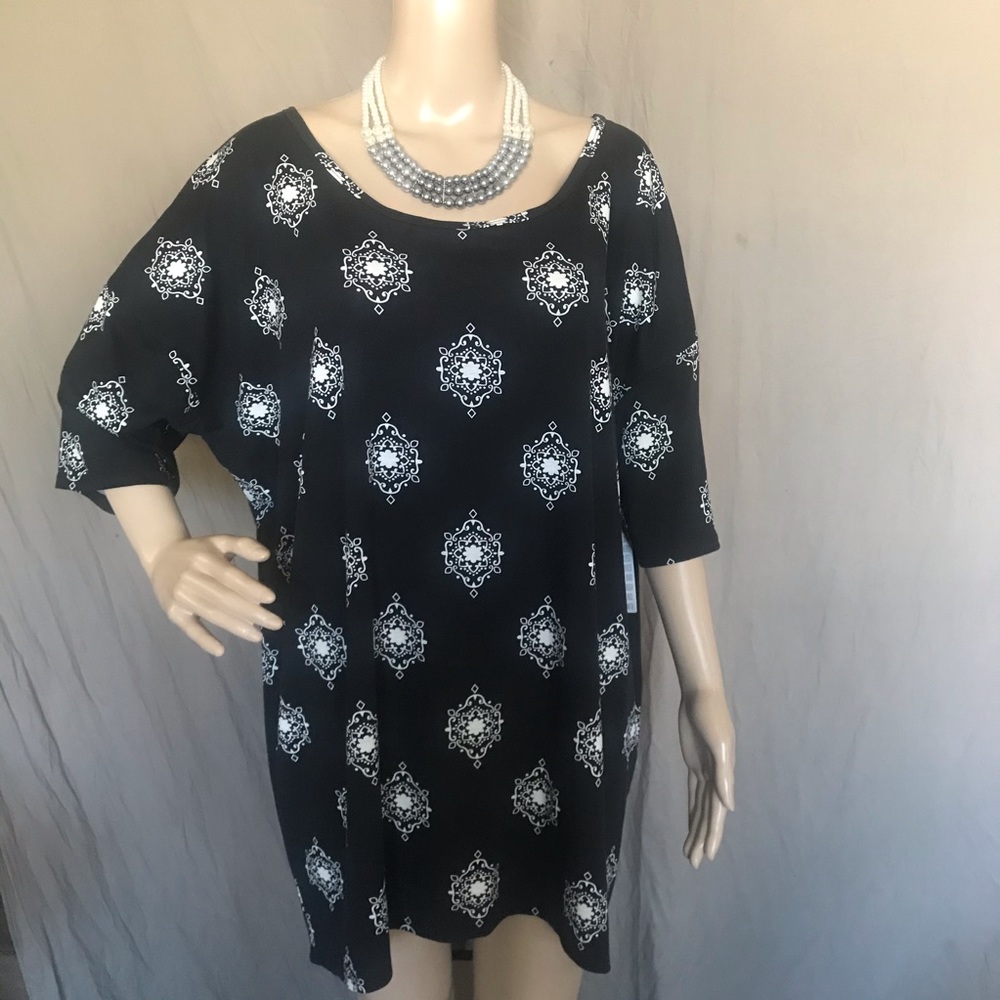 LuLaroe Black & White Irma Size XXL